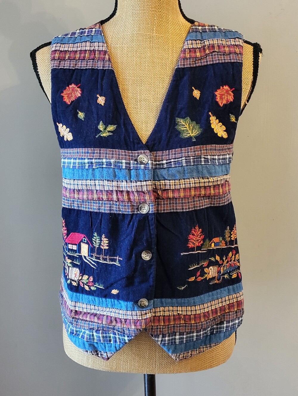 Casey & Max Vintage 90s Cotton Embroidered Button Vest Medium Fall Themed